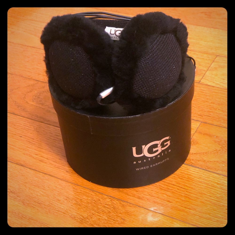 COPY - UGG Earmuff headphones